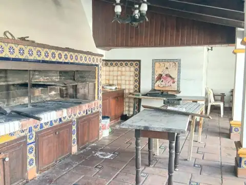 EN VENTA - Casa de 6 ambientes - Ciudad Evita