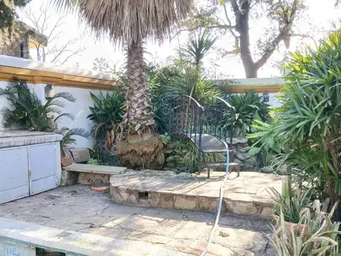 Casa 6 ambientes con 4 baños