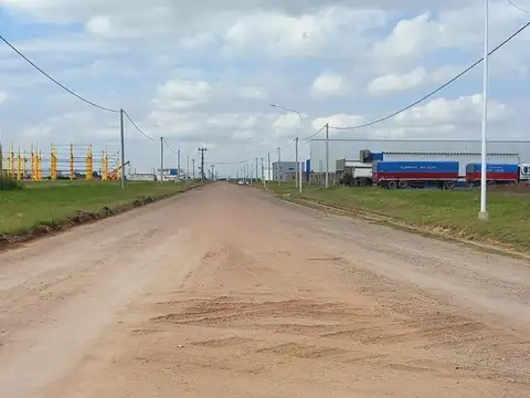 VENTA TERRENO 2.000 M² SOBRE ESQUINA P. INDUST