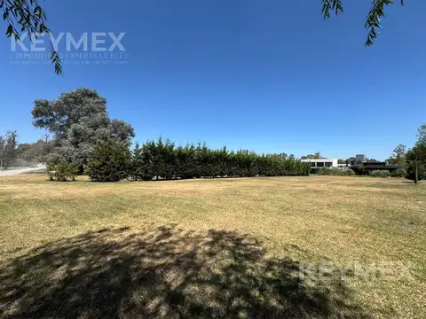 Las Casuarinas del Pilar Club de Campo