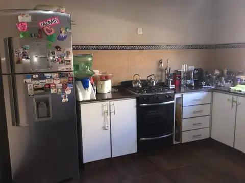 Casa 5 ambientes con 2 baños
