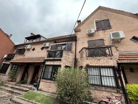 VENTA PH 4 AMBIENTES CON DOBLE COCHERA EN BOULOGNE