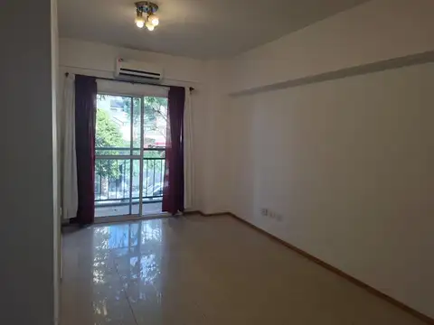 VENTA 2 AMB IMPECABLE CON BALCON