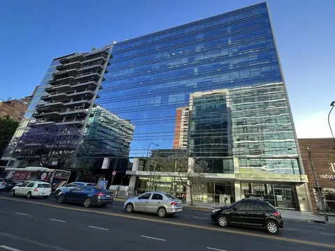 Oficina en alquiler en Belgrano sobre Av. Libertador.