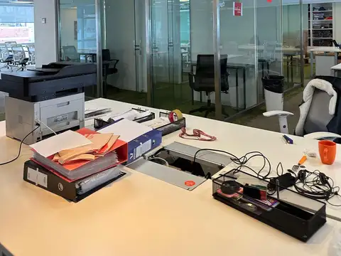 Oficina en Alquiler con 12 cocheras