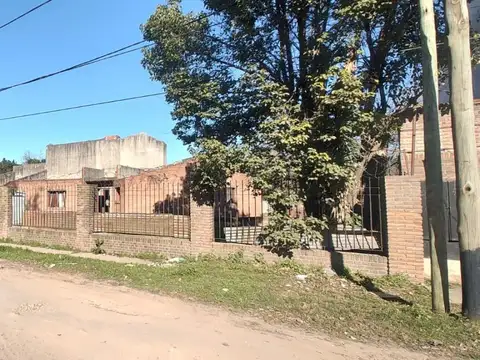 Casa 6 ambientes con 2 baños