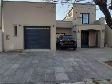 venta casa 6 ambientes suipacha 