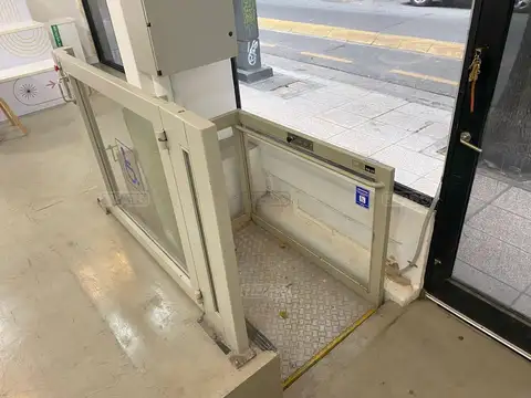 Local en Venta en Barrio Norte, USD 400.000