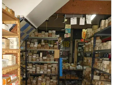 LOCAL COMERCIAL CON VIVIENDA