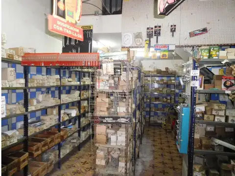 LOCAL COMERCIAL CON VIVIENDA
