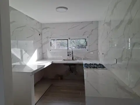 Casa 4 ambientes con 2 baños