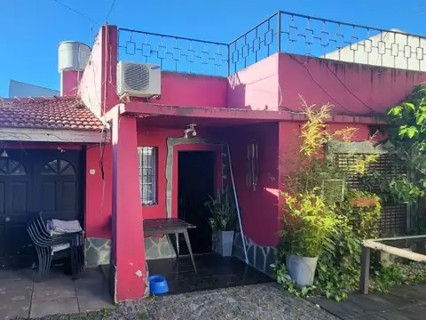 Casa 5 ambientes con 3 baños