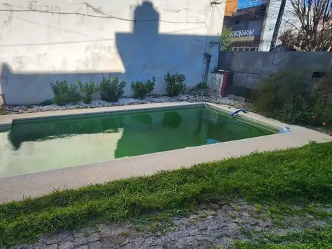 Casa en Venta con 3 cocheras