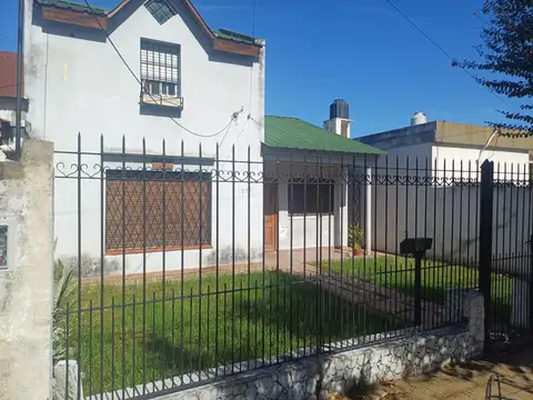 Casa 3 ambientes en alquiler en Ituzaingo sur