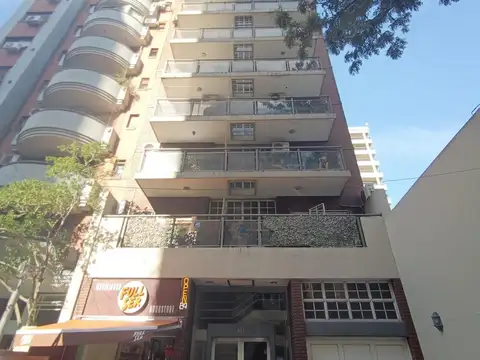 Departamento de cuatro ambientes con cochera en Lomas de Zamora