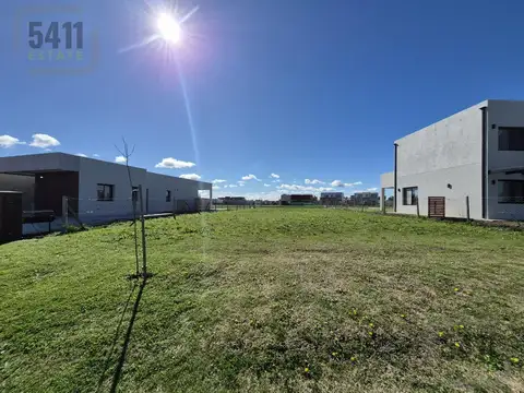 Venta  Terreno 554m2 Santa Elisa Pilar del Este SUM, Tenis, Paddle, Basquet y Futbol