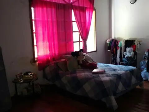 Casa 8 ambientes con 7 baños