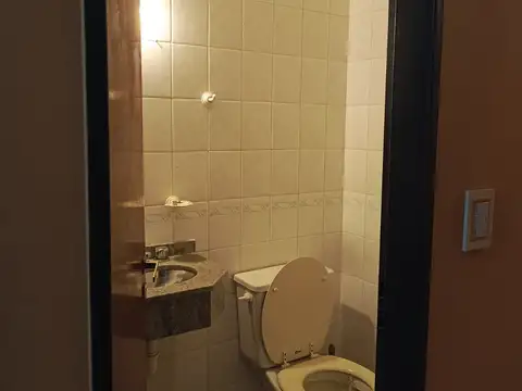 Triplex en Venta, Cinco Ambientes, Cochera y Parrila, Morón