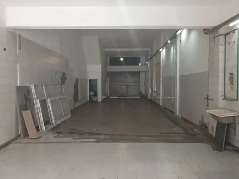 ALQUILER – AMPLIO LOCAL COMERCIAL DE 120 M2 – TIGRE