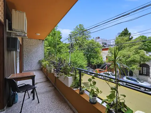 Casa 6 ambientes con 2 baños