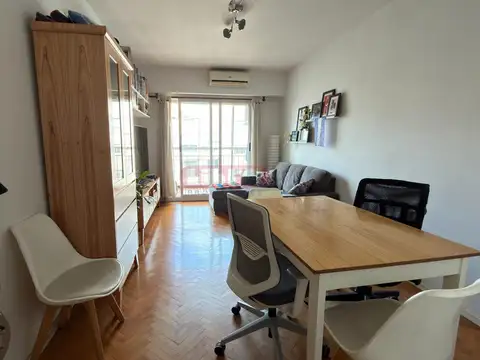 Departamento en venta 2 ambientes con balcón Olivos