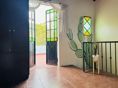 VENTA CASA 3 AMBIENTES CON COCHERA Y JARDÍN - APTA CREDITO EN JOSÉ MARMOL