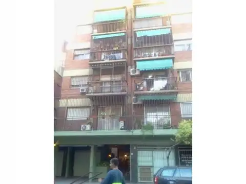 Departamento 3 Ambientes al Frente con Balcón