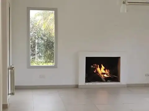 Casa 5 ambientes con 4 baños