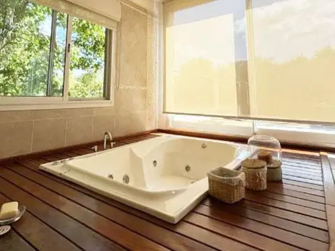 Venta Casa en Barrio cerrado Pilar Village