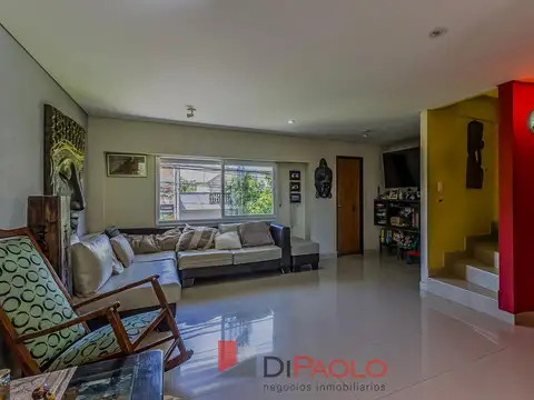 Depto Tipo Casa en Venta con 1 cocheras