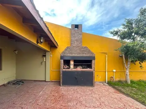 EXCELENTE PROPIEDAD APTA CREDITO EN VILLA DE MAYO