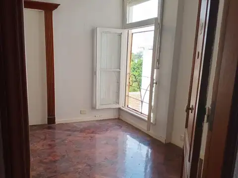 Departamento en Alquiler en Coghlan, $ 650.000