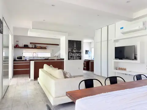 Casa 5 ambientes con 3 baños
