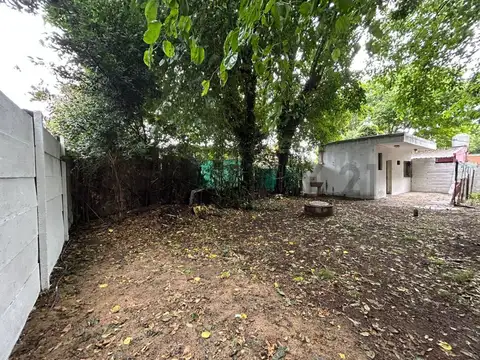 OPORTUNIDAD INVERSORES   BAJO DE PRECIO     2 casas a reciclar + lote.