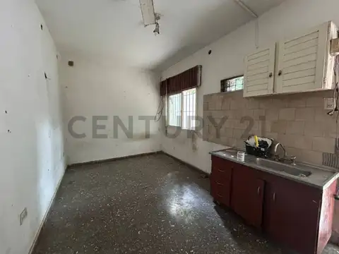 Batalla de Maipu 1300, Piso 0