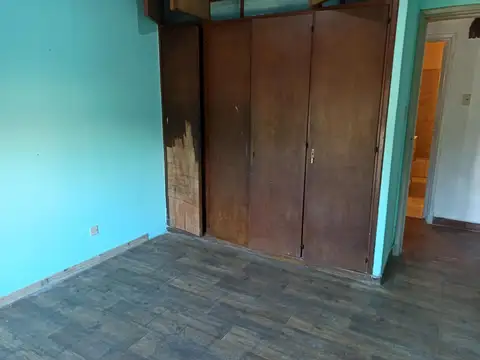 Local en esquina de 134M  y Casa 5 ambientes en planta alta