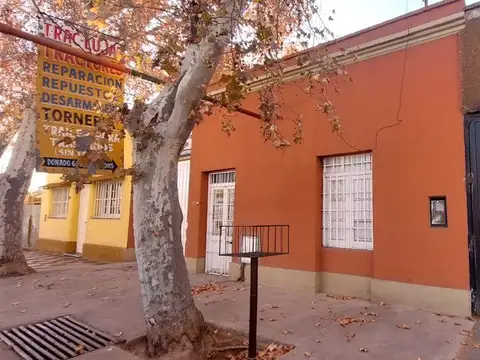 Propiedad Comercial: Galpón + Salón + Casa