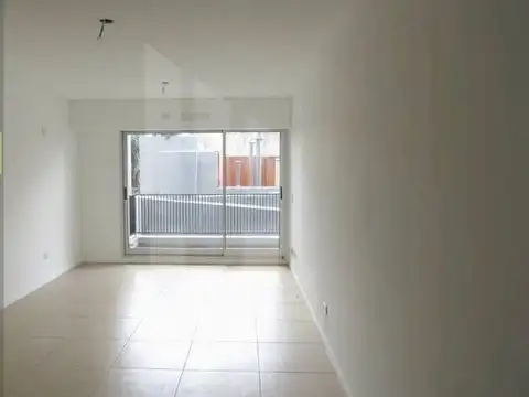 VENTA DE MONOAMBIENTE EN FLORES MODERNO y LUMINOSO 