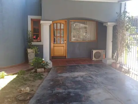Casa 12 ambientes con 3 baños