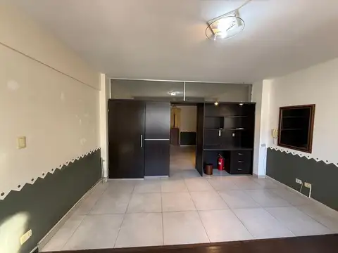Oficina en Alquiler en Retiro, $ 400.000