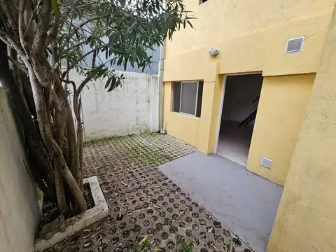 Depto Tipo Casa en Venta de 2 ambientes