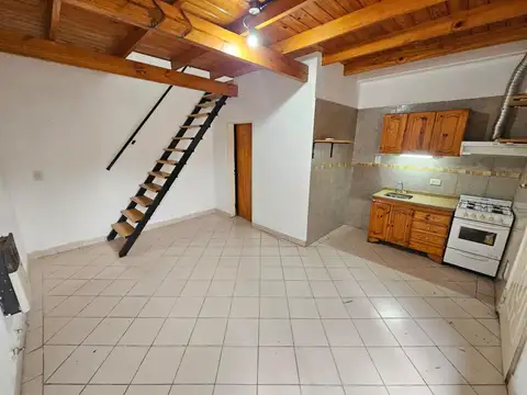 Depto Tipo Casa 2 ambientes con 1 baño
