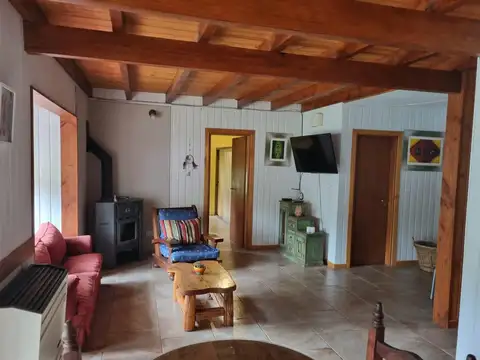 VENTA Casa 3 dormitorios 1 en suite, parrilla, cochera, proyecto 2° casa lote 1200 m2 Las Balsas VLA