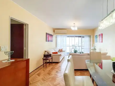 Av. Santa Fe  al 3300 Entre Vidt y Bulnes.