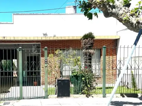 LOTE RAMOS MEJIA - CASA DE 3 AMB