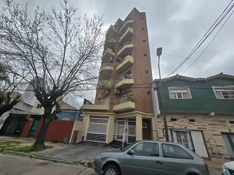 Paunero 400, Piso 1