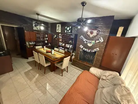 Casa 6 ambientes con 3 baños