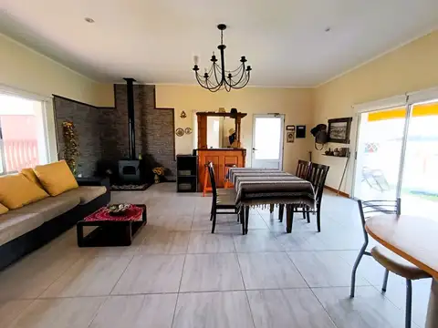 CASA EN VENTA PUERTO CHASCOMUS 3 DORMITORIOS