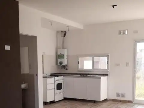 Casa 3 ambientes con 2 baños