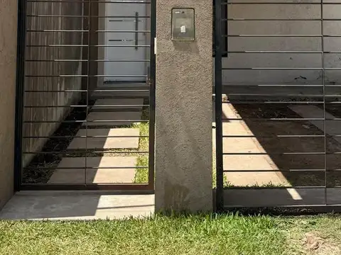 SE ALQUILA CASA EN RICARDONE